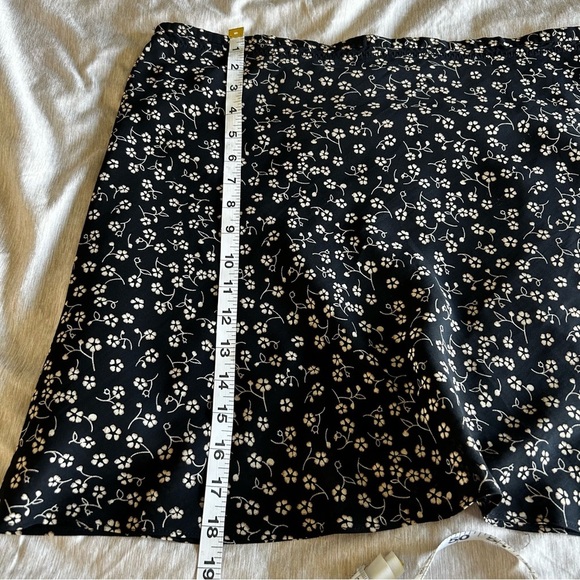Vintage Studio Black Floral Flowy Midi Skirt - Picture 7 of 7